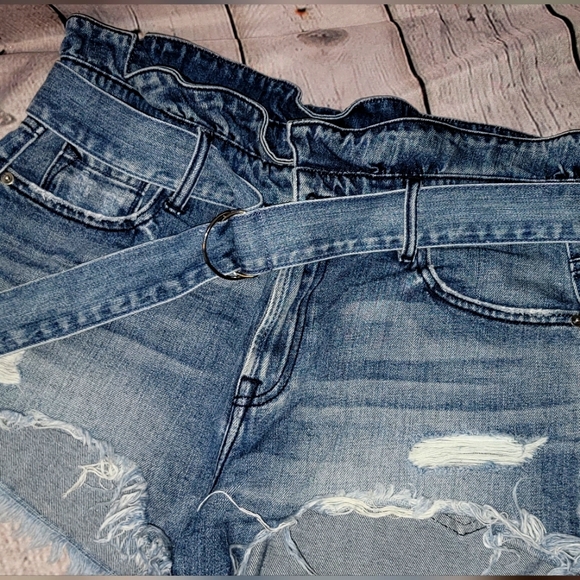 Shorts - Picture 1 of 5